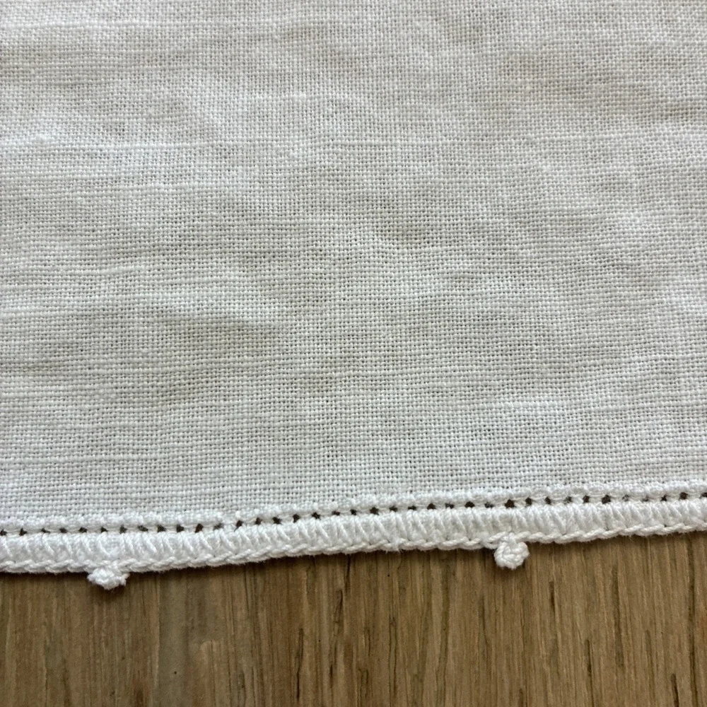 N/A tablecloth has